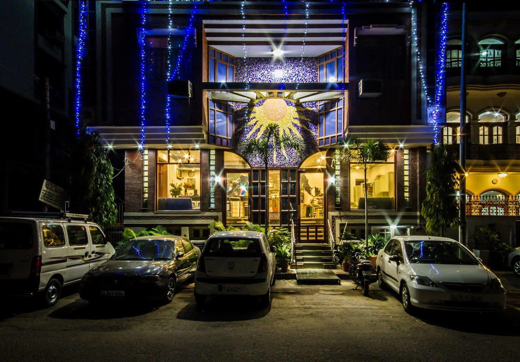The Suncourt Hotel Yatri Nova Deli Exterior foto